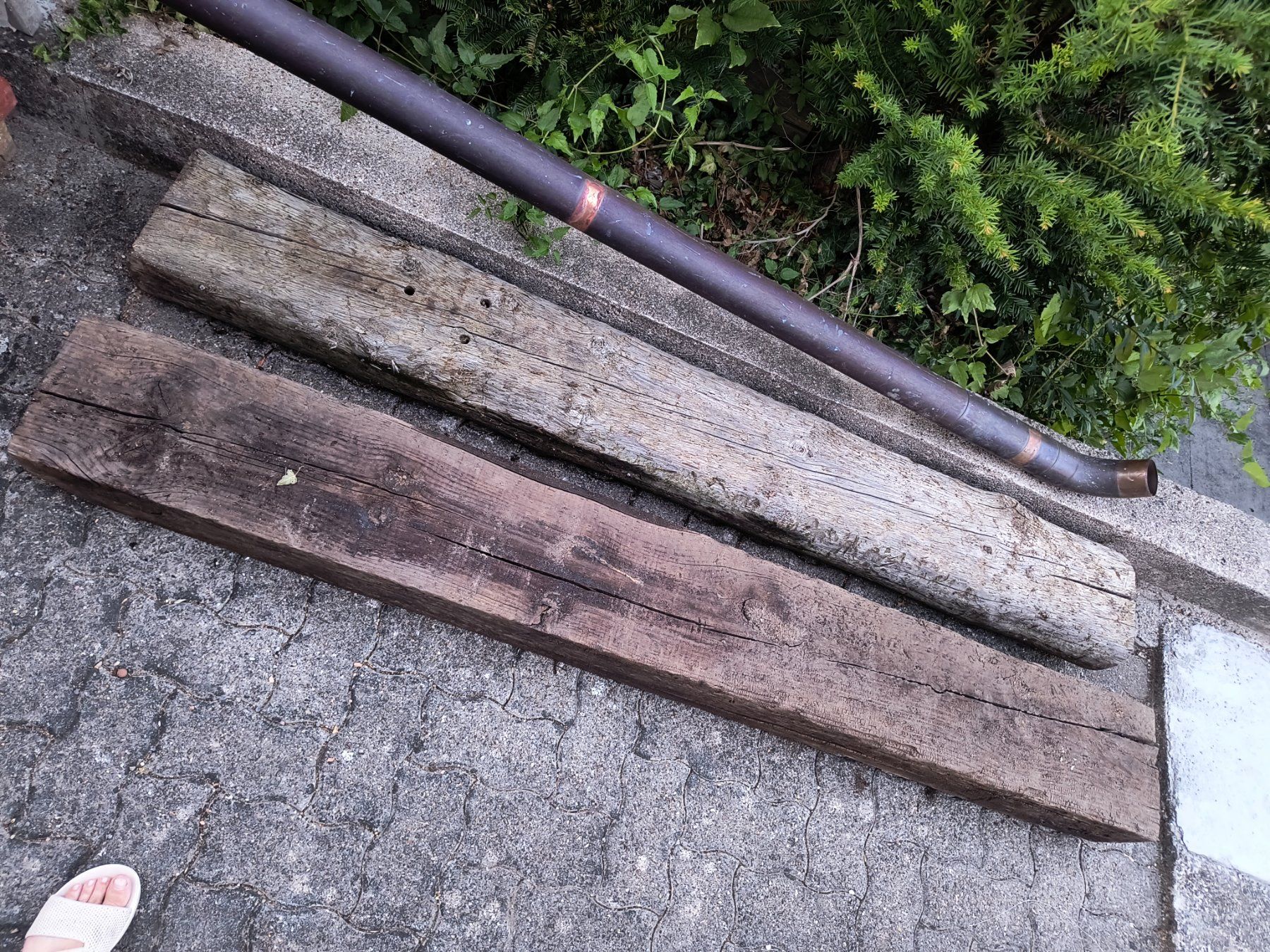 Articles en bois: 2 Teile Altholzbalken / Eichenbalken – D'occasion à Neuhausen am Rheinfall par VALAMA 3