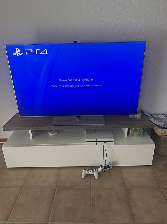 Sony Console: Ps4 blanche 2 manettes 13 jeux – Usato da Roche VD venduto da jdm1896 1