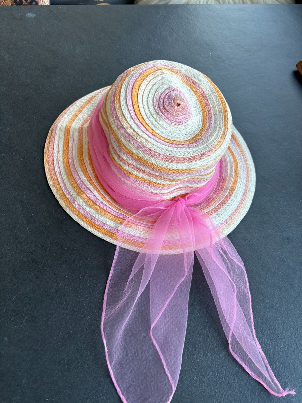Chapeaux, bonnets & casquettes: Hut, mit oder ohne Tuch hübsch – D'occasion à Laax GR par wil_66wq