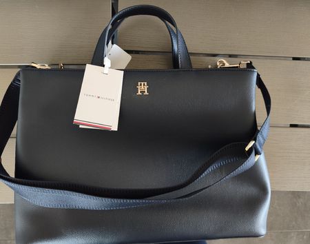 Sac à main Tommy Hilfiger noir neuf avec étiquette