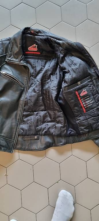 Giacche: Motorrad Lederjacke Grösse M schwarz – Usato da Zürich venduto da agnemar 1