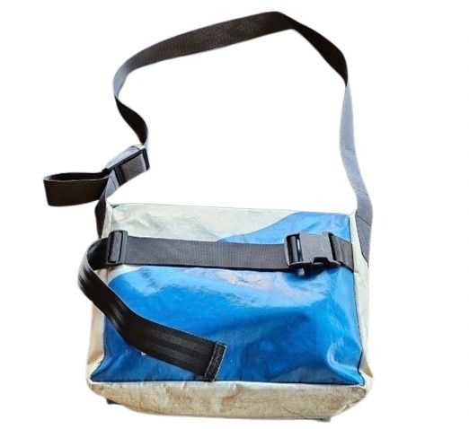 Freitag Taschen: Freitag Umhangtasche – Gebraucht aus Zürich von laribuechel 1