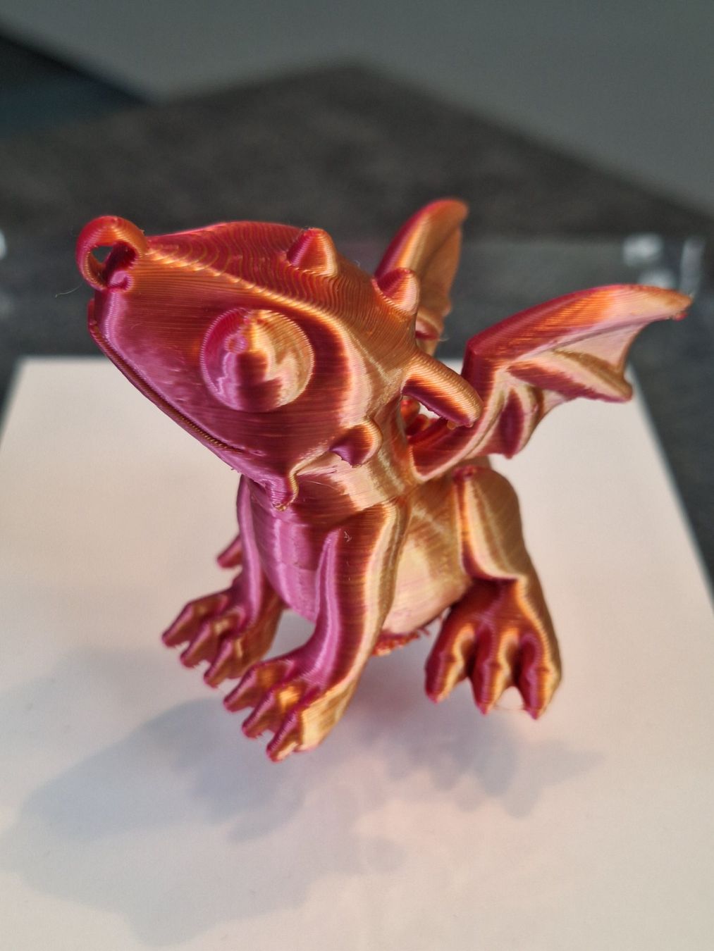 Statuette: 3D Drache schillernd – Nuovo e nell'imballaggio originale da Dietlikon venduto da Pgm16