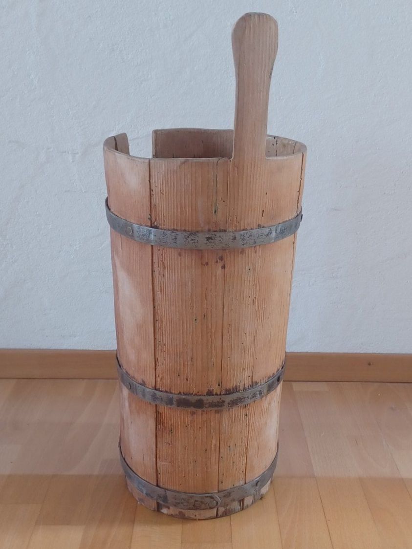 Altri elettrodomestici e apparecchi d’epoca: Antike Holzbrente / Butterfass / Schirmständer – Usato da Winterthur venduto da Aladin013 2