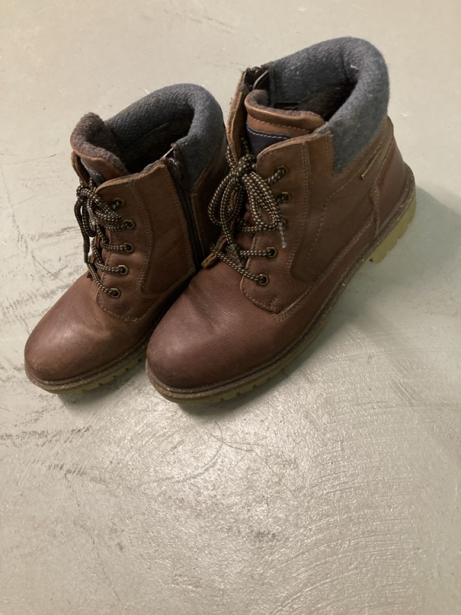 Scarpe per ragazzi: Herbstschuhe Gr. 38 – Usato da Uttigen venduto da daeni_83