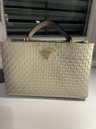 gewebte Handtasche von Guess