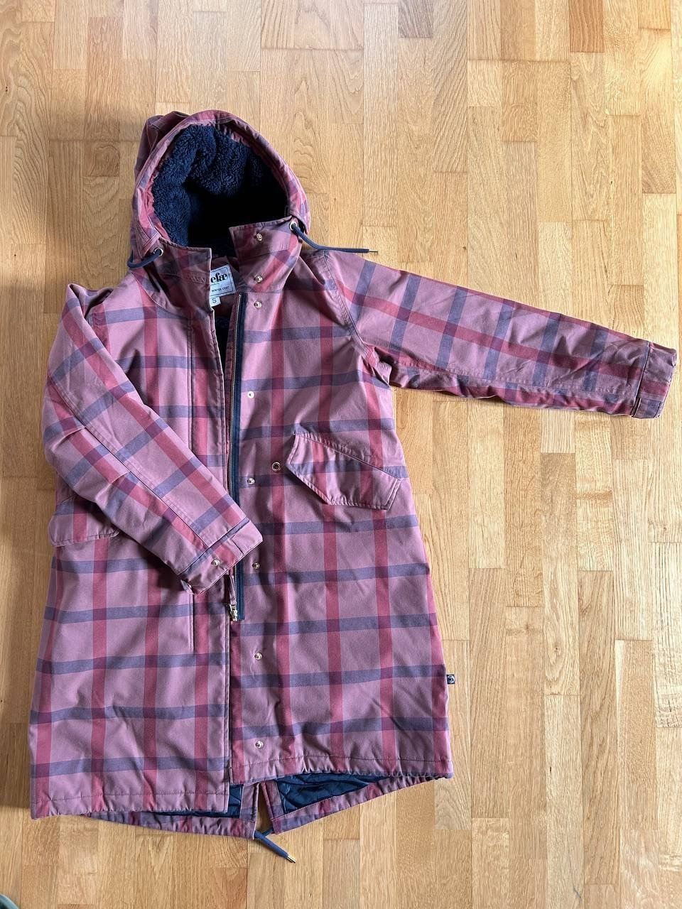 Danefae Mäntel: Danefae Winterjacke / Parka in Grösse S – Gebraucht aus Olten von patricialesandra