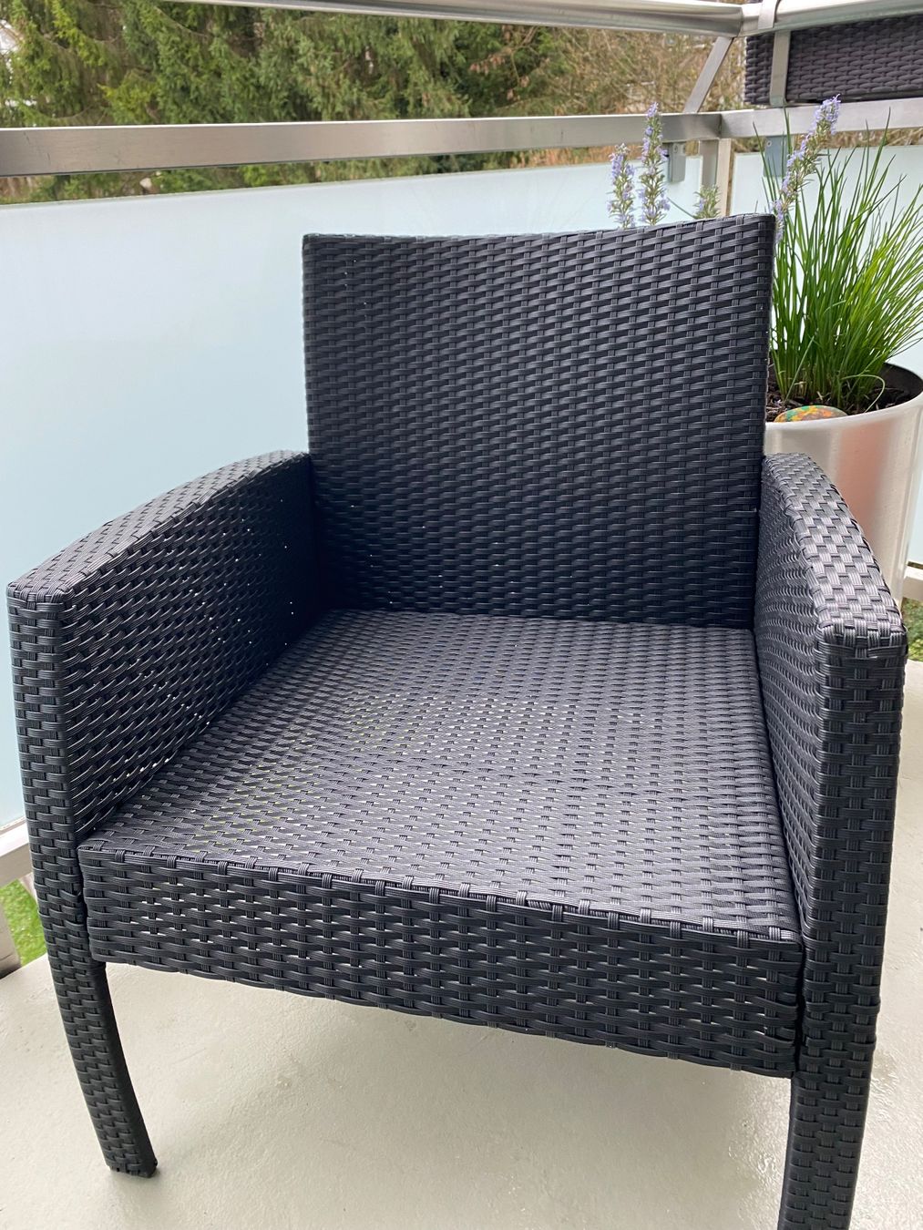 Sessel: 2 Stühle/Sessel Rattan Optik schwarz – Gebraucht aus Zürich von Schoens 1