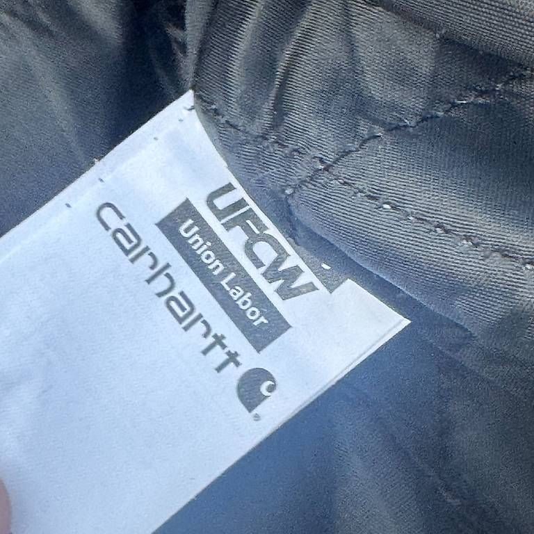 Carhartt Giacche: Carhartt union labor reworeked jacket – Usato da St. Gallen venduto da sourced_limited 3