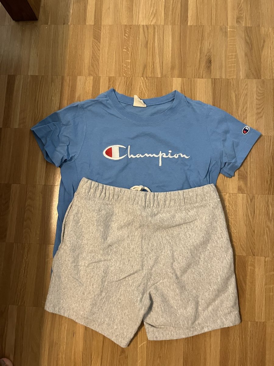 Champion Lotti di vestiti: Champion Set Gr. S – Usato da Zollikerberg venduto da LLV 1