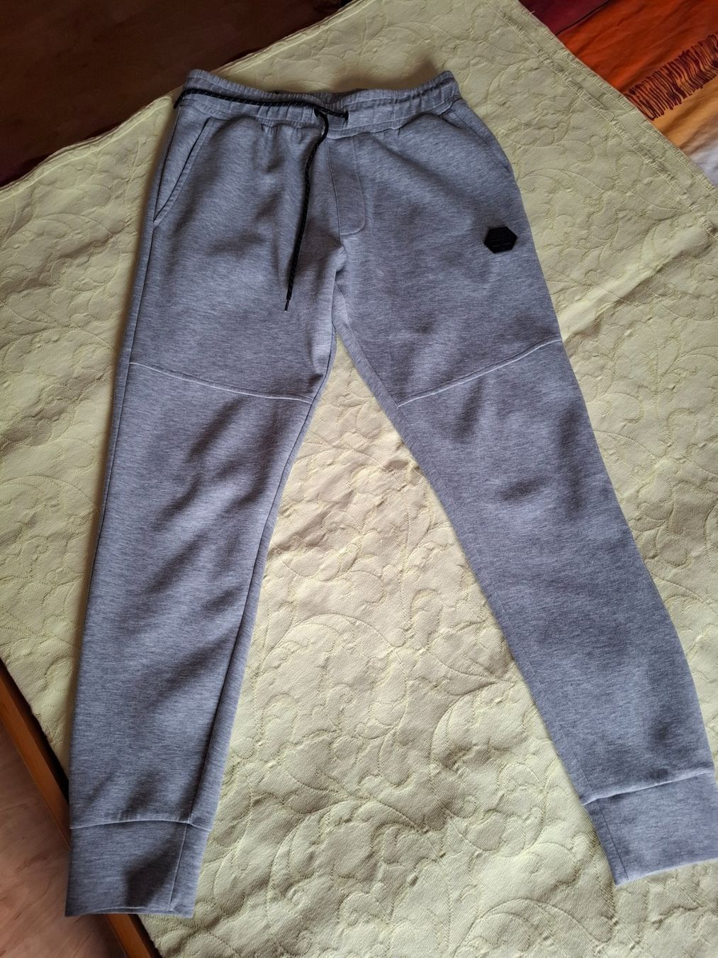 Pantaloni: Trainerhose M Grau NewYorker – Usato da St.Gallen venduto da LaMiSa