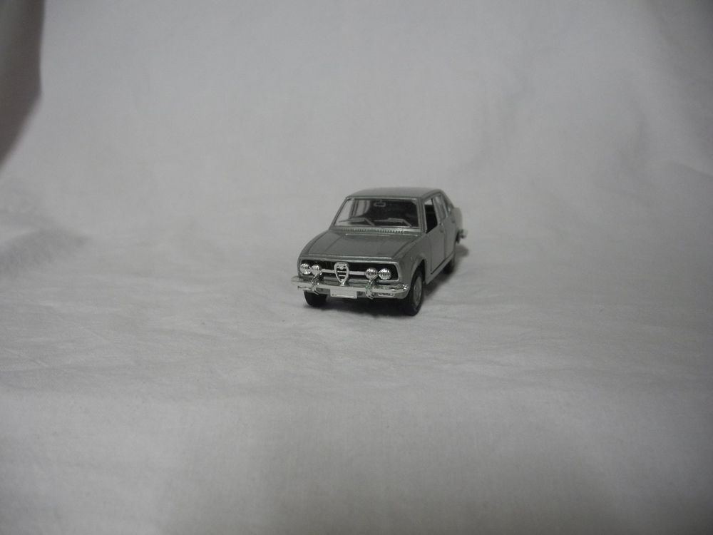 Mebetoys A76 Alfetta Grise 1/43 - Modèle Avec Parties Ouvrantes, Boîte état Moyen, Italie
