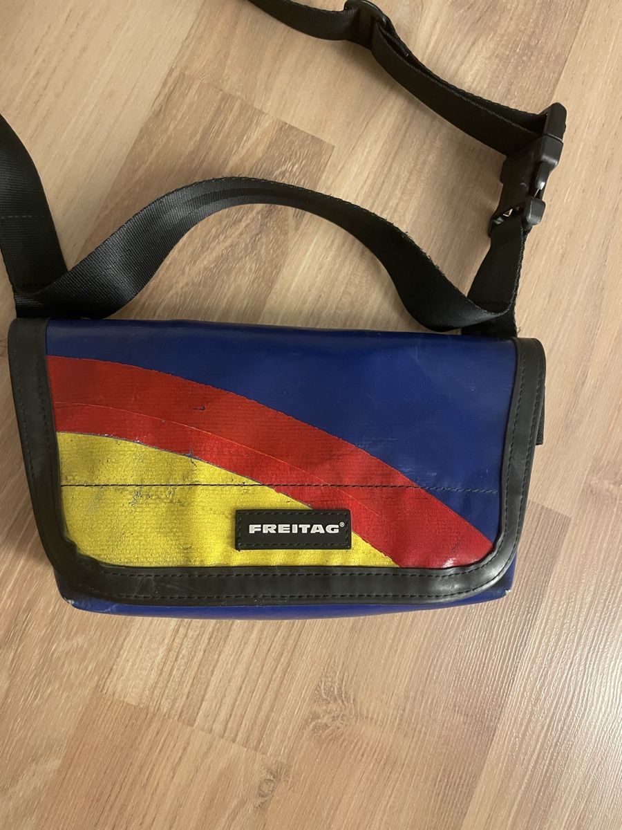 Freitag Borse: Freitag Messenger Bag Blue Yellow Red used condition – Usato da Steffisburg venduto da lea_mgl2 1