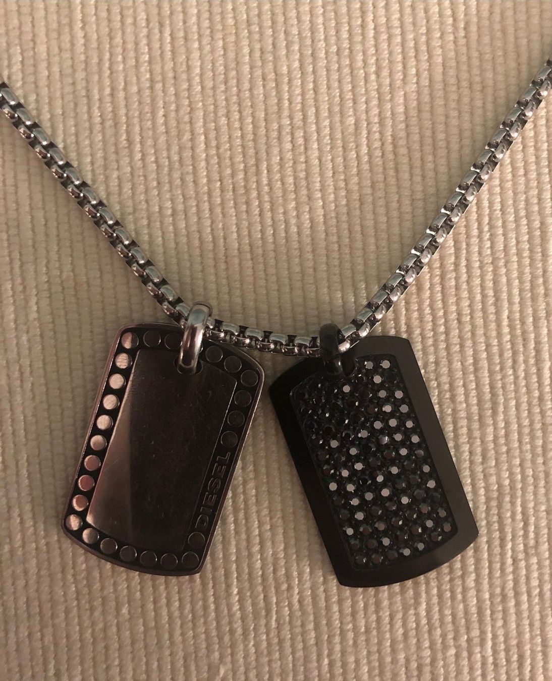 Diesel Catenine: Diesel DOUBLE DOGTAGS - Halskette – Nuovo (secondo la descrizione) da Wittenbach venduto da bes_k8vr 1