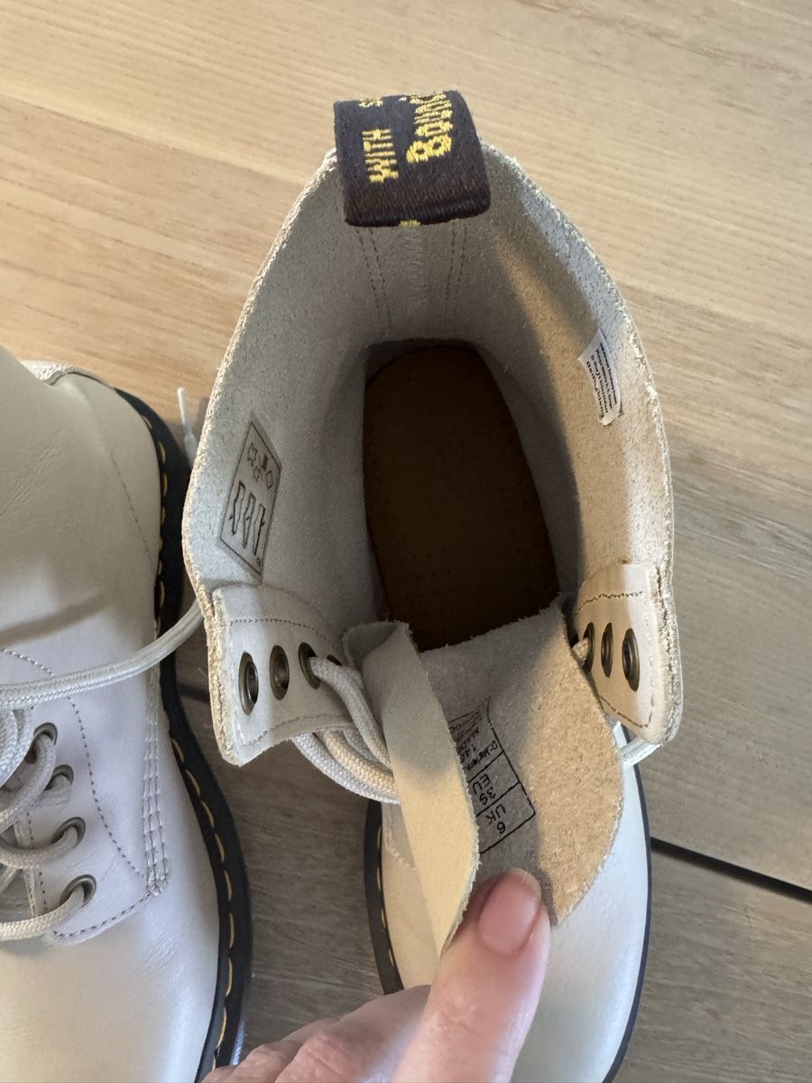 Dr. Martens Damenschuhe: Dr. Martens 1460 Pascal Stiefel Gr. 39 Beige NEU – Neu (gemäss Beschreibung) aus zürich von dalia06 6