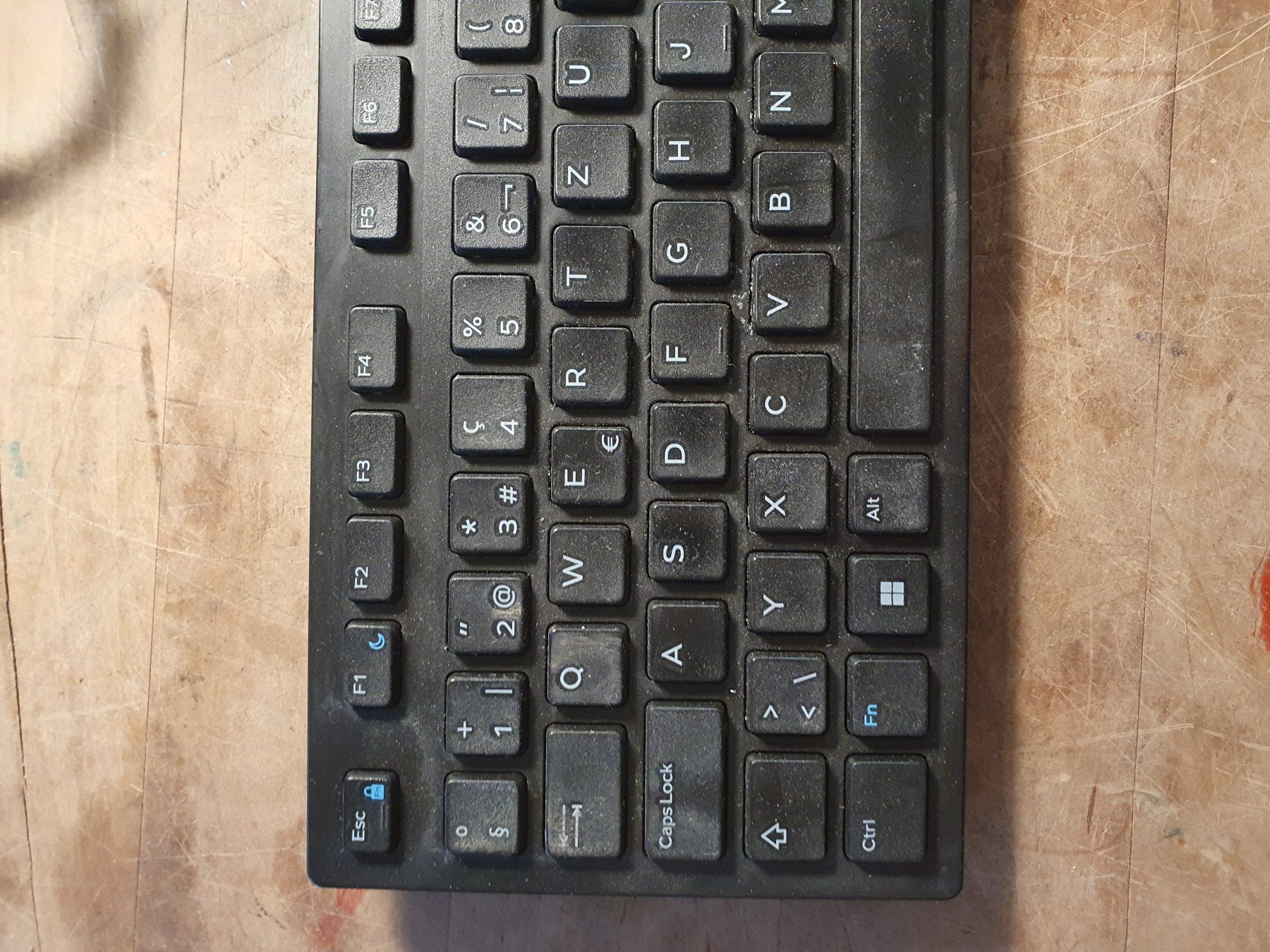 Claviers: Dell Wired Keyboard eine Stütze abgebrochen – D'occasion à Zürich par loosebone 3
