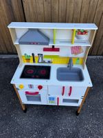 Kinderküche aus Holz mit viel Kochzubehör mit Ton und Licht