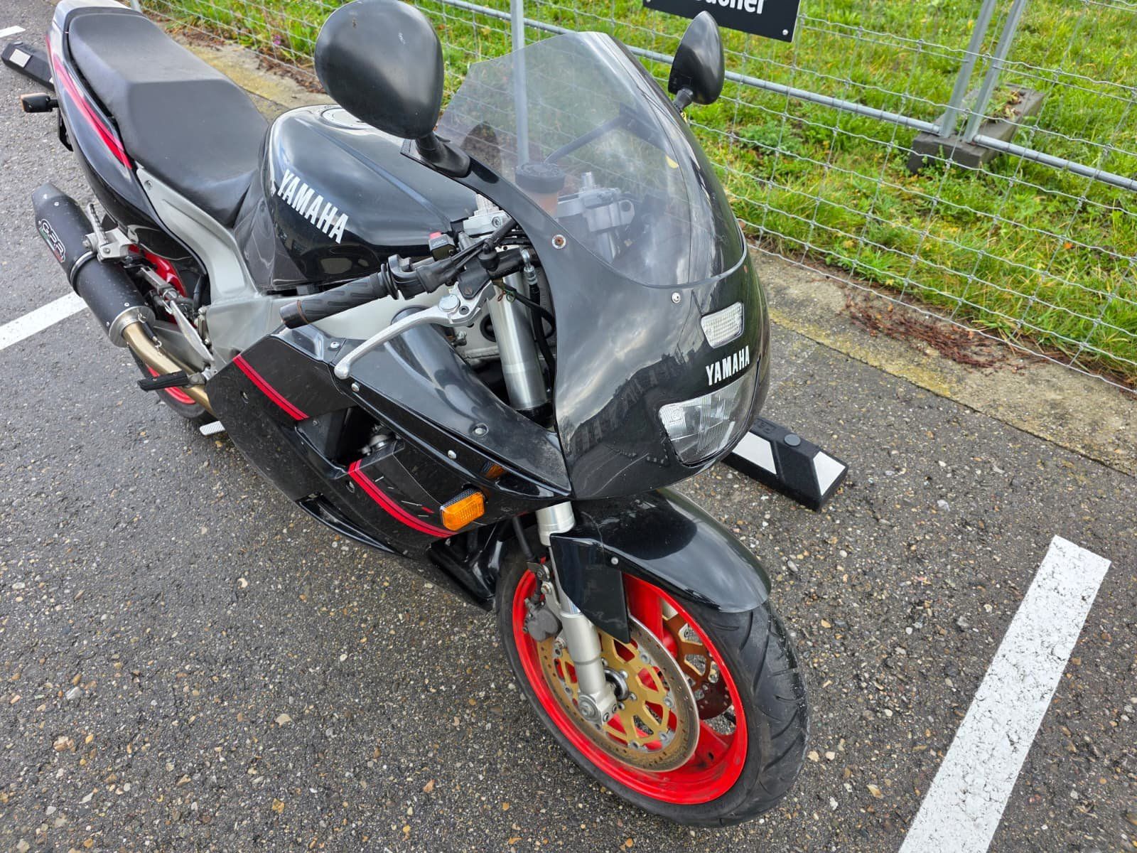 Yamaha Strada: Yamaha FZR 1000 – Usato da Frauenfeld venduto da Amazon08 1