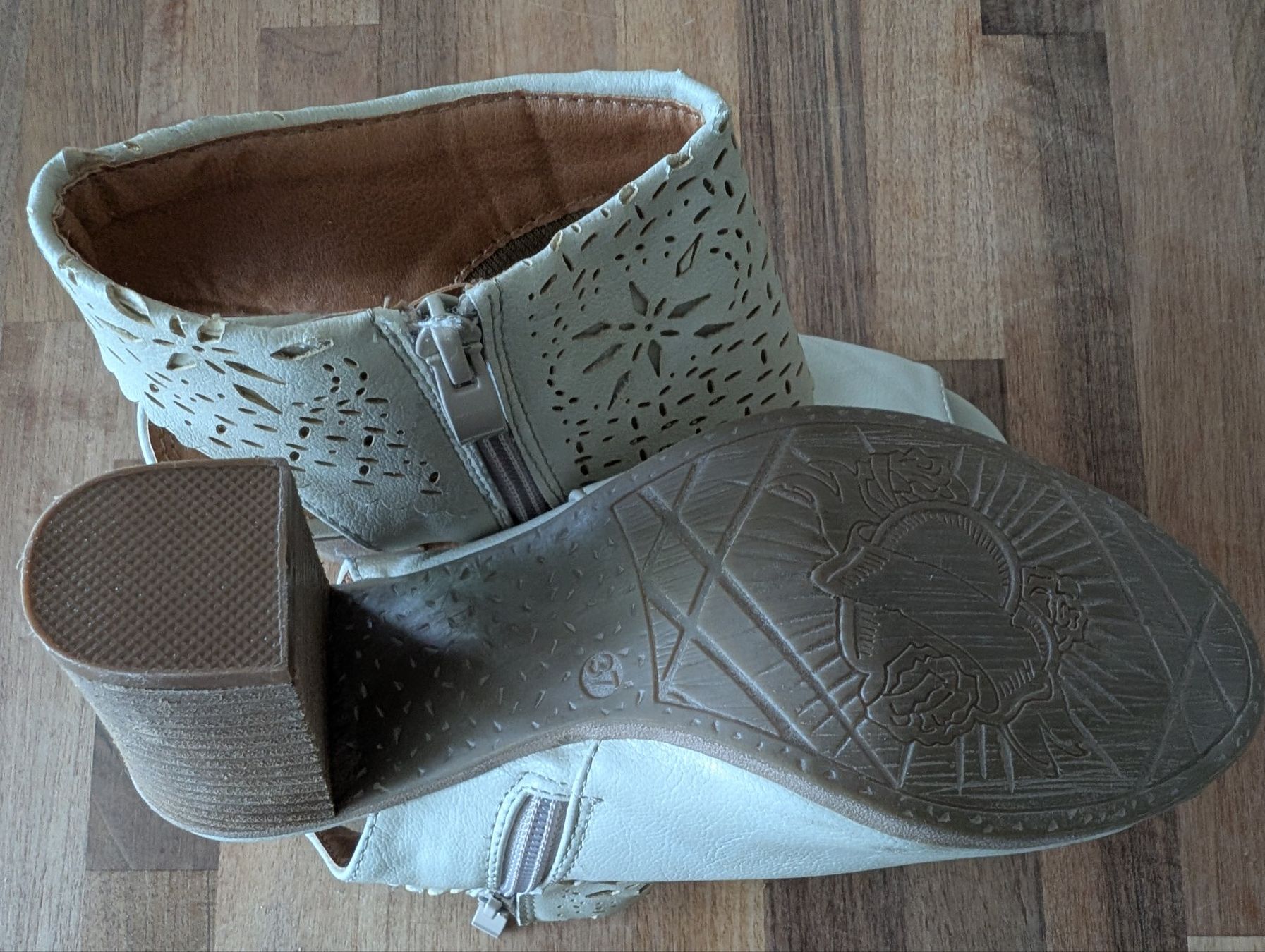 Scarpe da donna: Peeptoe-Sandalen, Leder, Grösse 37 – Usato da Greifensee venduto da Floh02 2