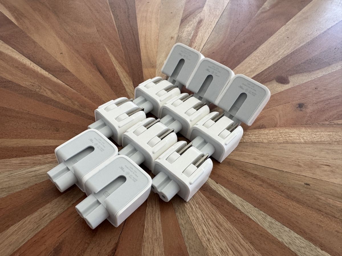 Apple Unità & Adattatore: US original Apple Adapter Reise USA Duckhead Stecker – Usato da St. Gallen venduto da hae_6rmh 1