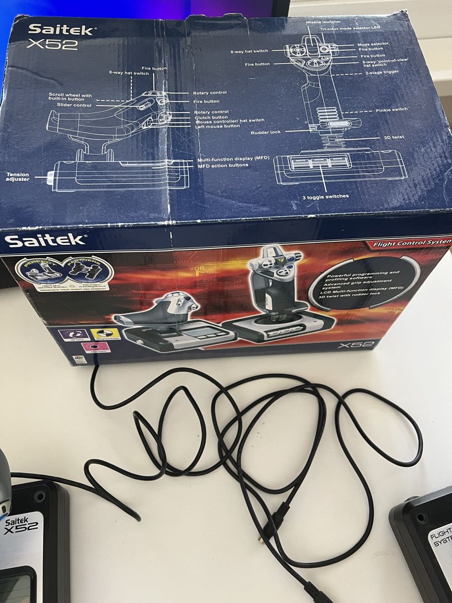 Saitek Controller: Joystick Flight Control System Saitek X52 – Gebraucht aus Kriens von  3