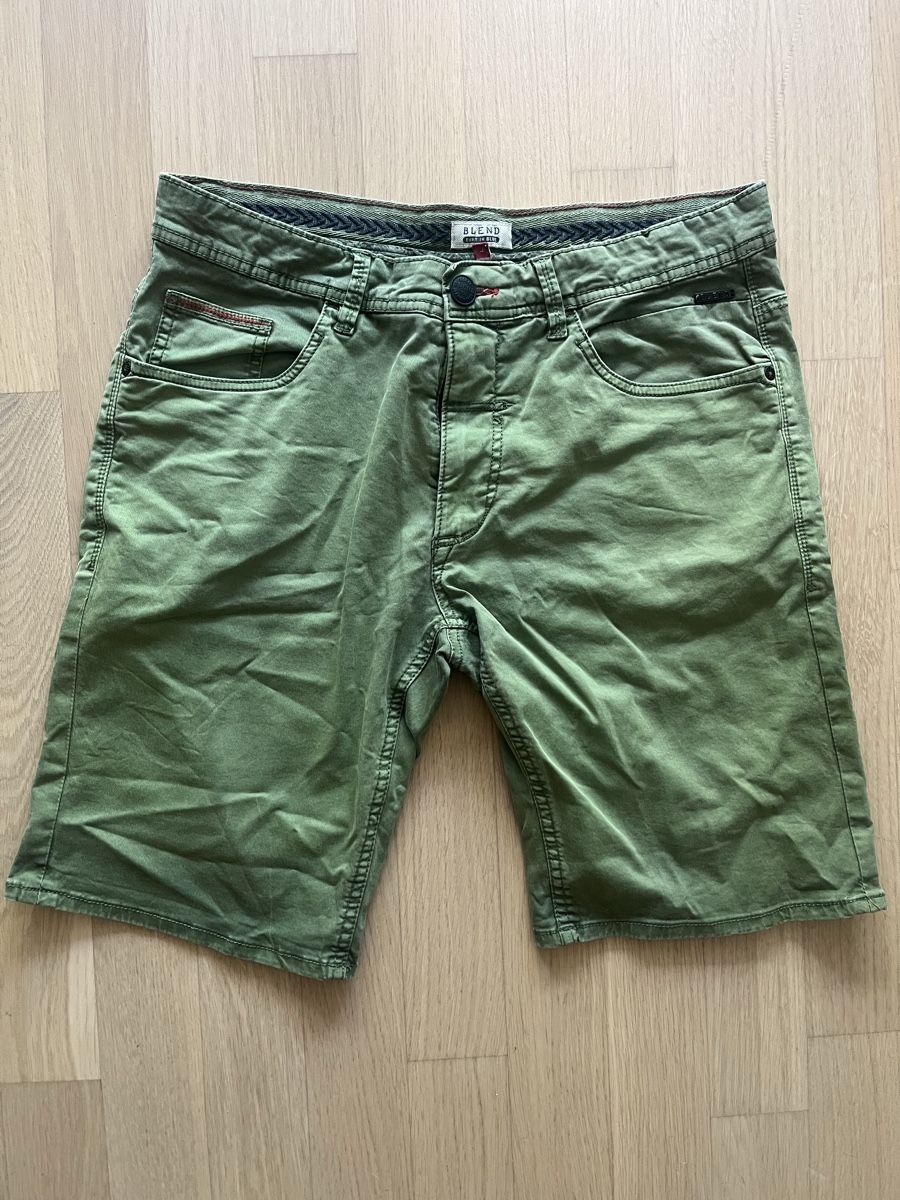 Pantalons: Short vert clair  – D'occasion à Vevey par emi_m2vr 1
