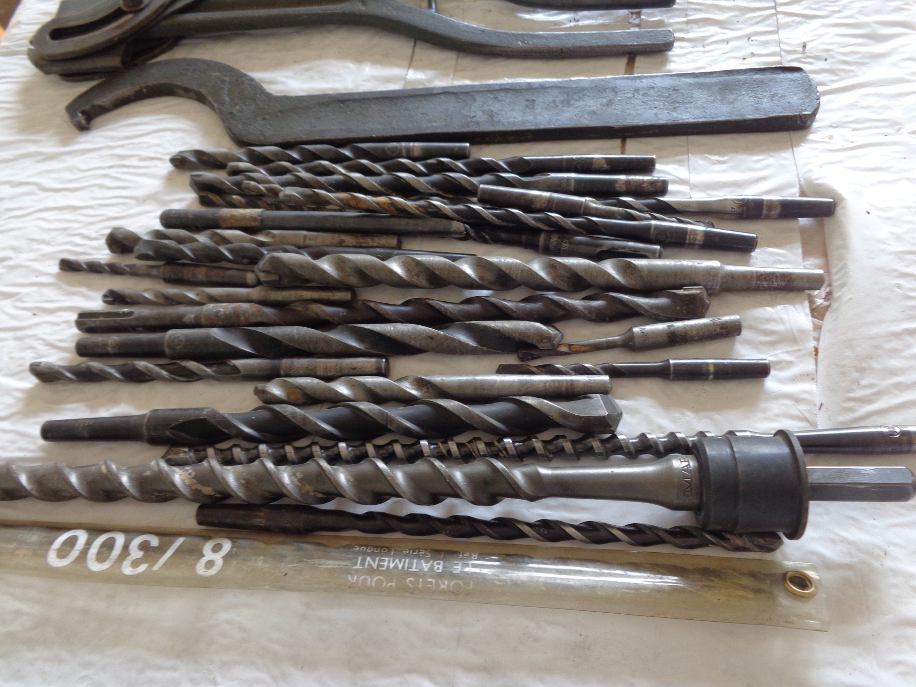 Tous les outils: Werkzeug Diverses und Diverse Bohrer – D'occasion à Liestal par Gecko16