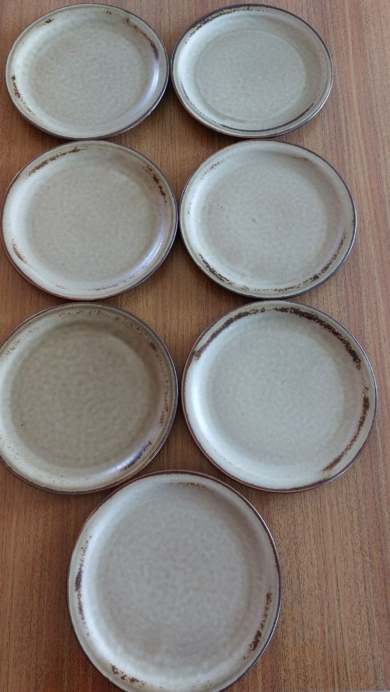 Teller: 7 Teller, Vintage Look, Steingut, Durchmesser 19.5 cm – Gebraucht aus Thörigen von Mairitterling 1