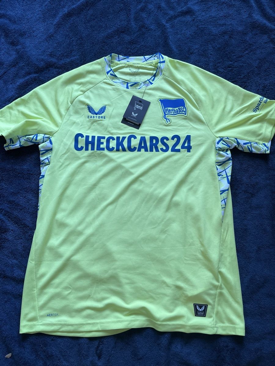Leibchen & Hosen: Maillot herta Berlin  – Neu und originalverpackt aus Chambésy von Louwall_football
