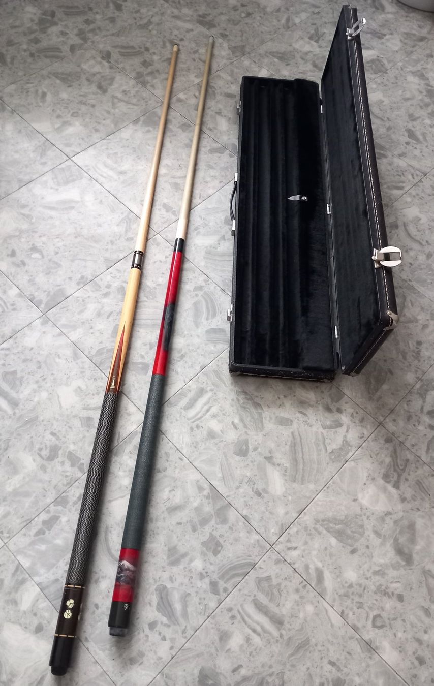 Stecche da biliardo: Billiard Queue Mc Dermott und Phöni X-13 mit grossem Koffer – Usato da Lindau venduto da san_kg2j 2