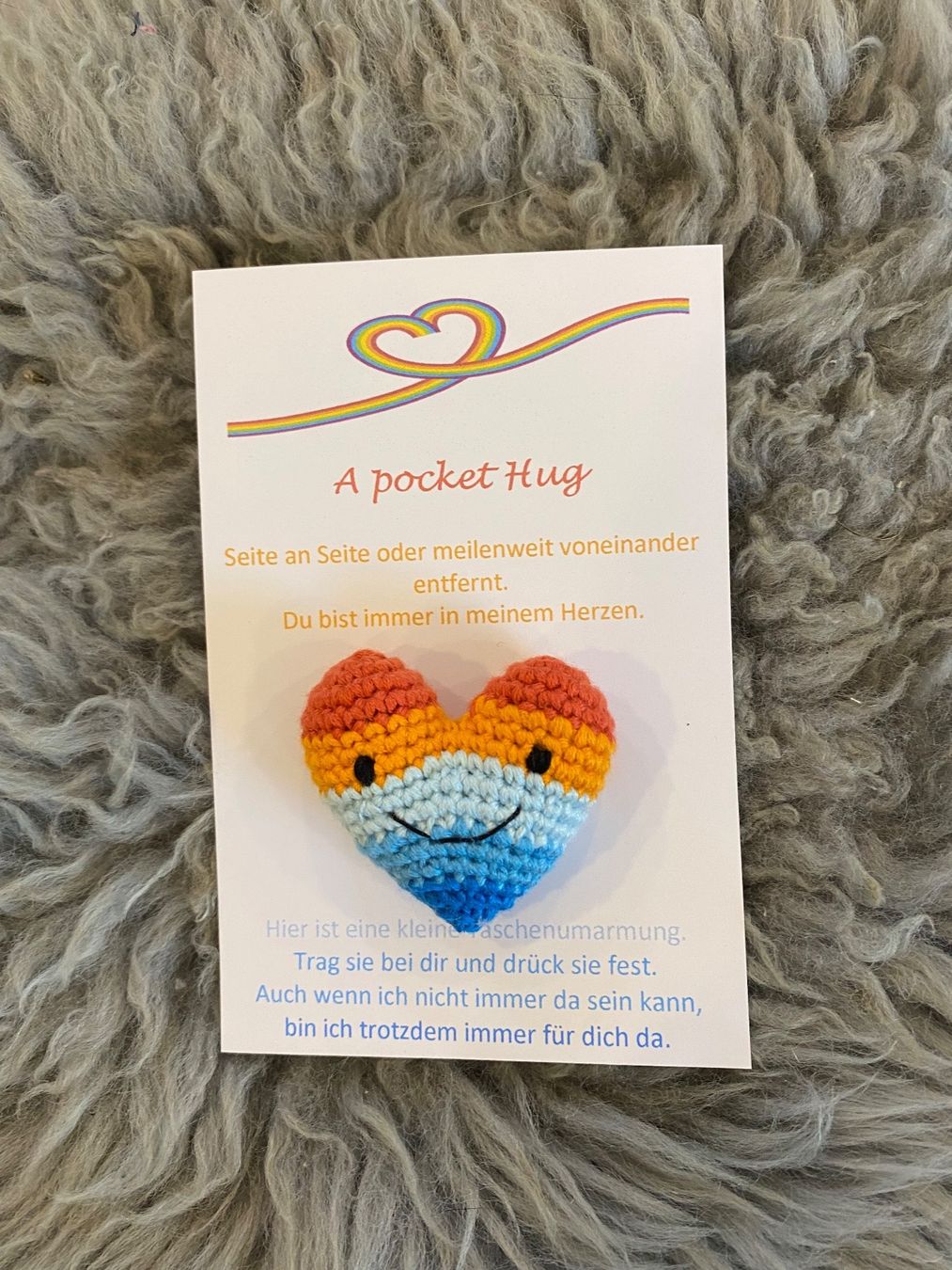 Cartoline: Pocket Hug – Nuovo e nell'imballaggio originale da St. Niklaus VS venduto da Wallis4ever