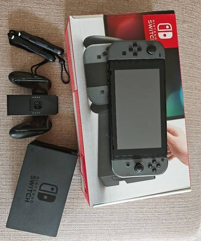 Konsolen: Nintendo Switch Complet mit 3 Spielen  – Gebraucht aus Luzern von 40carti
