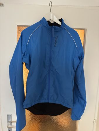 2XU lightweight running jacket – XL (fits more like L) – unw