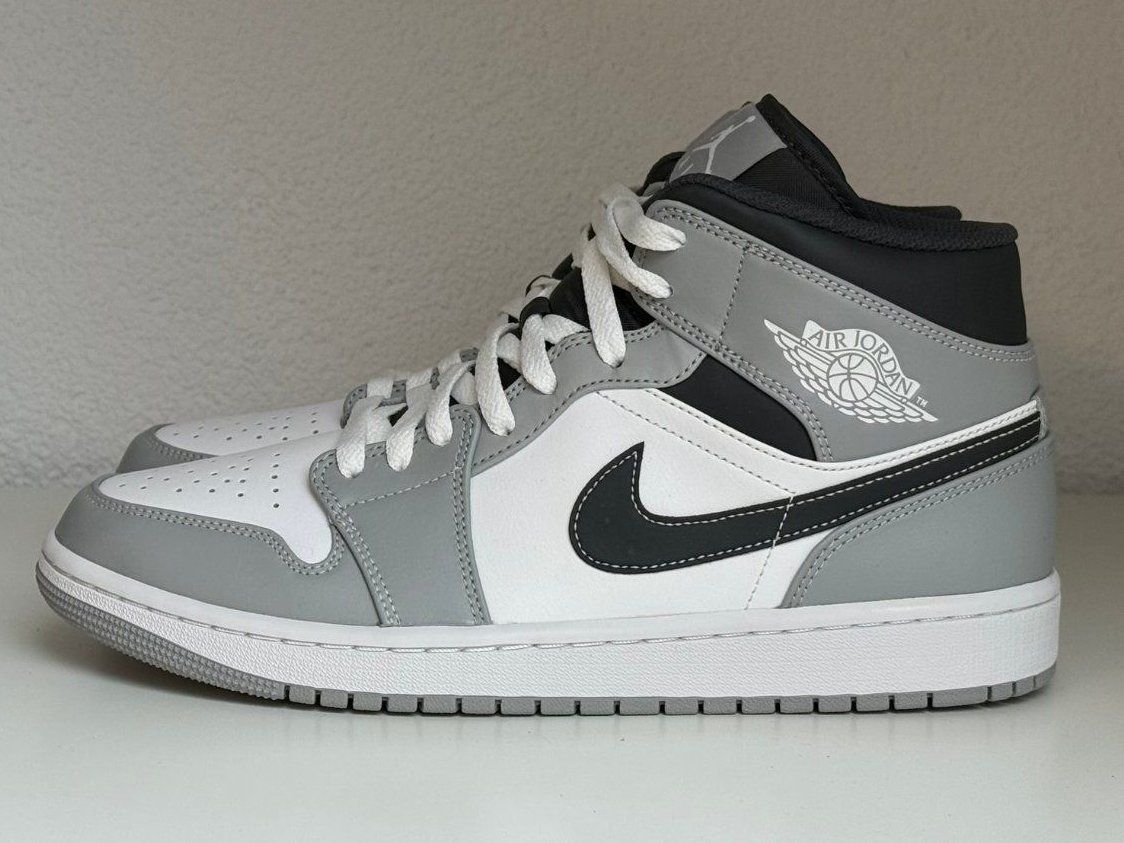 Jordan Herrenschuhe: Air Jordan 1 Light Smoke Grey gr 43 – Neu und originalverpackt aus Muhen von mauyo