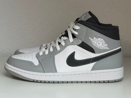 Air Jordan 1 Light Smoke Grey gr 43
