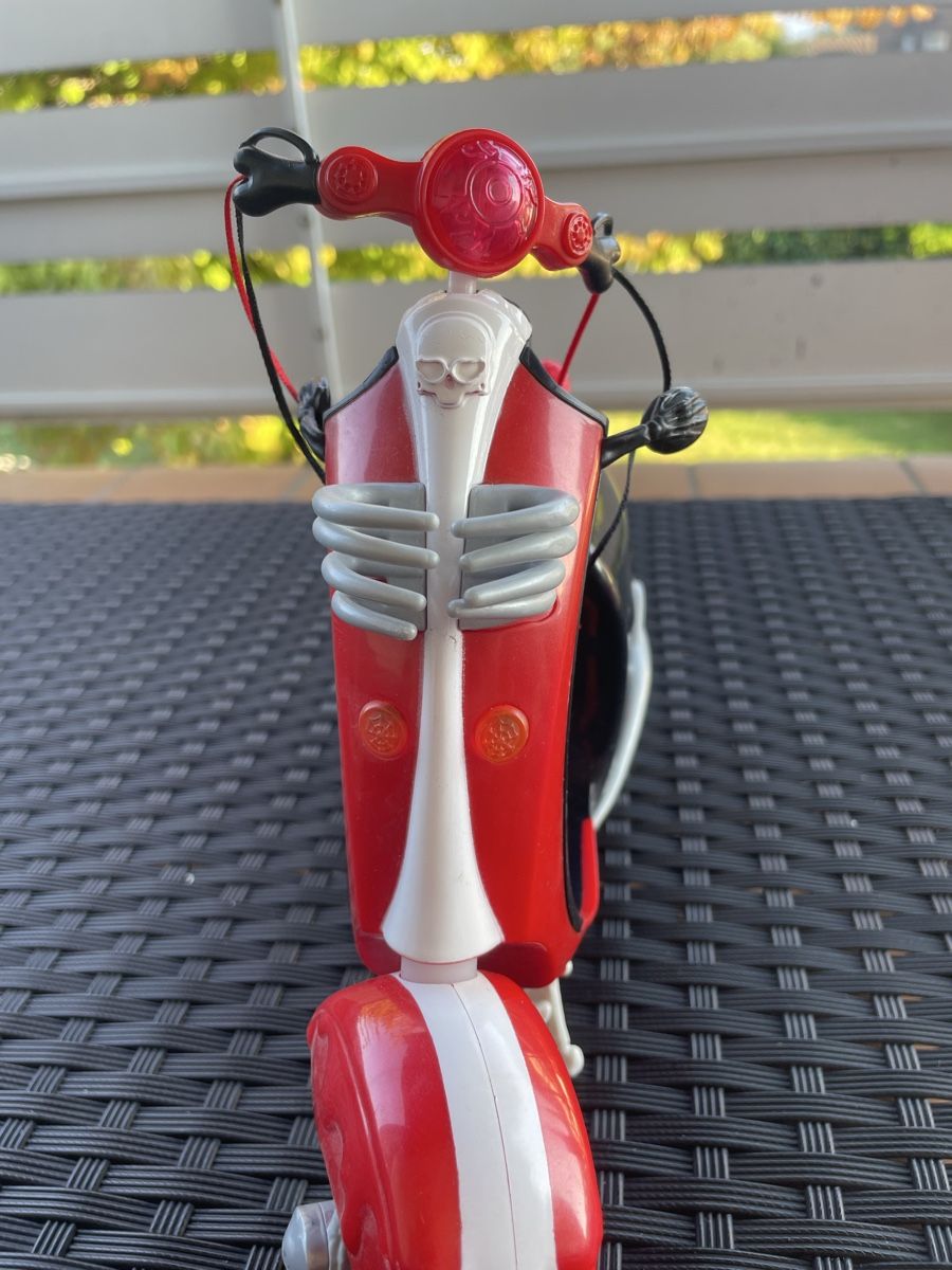 Spielzeuge: Monster High Ghoulia Yelps Scooter – Gebraucht aus Wolfhausen von fairyyve 1
