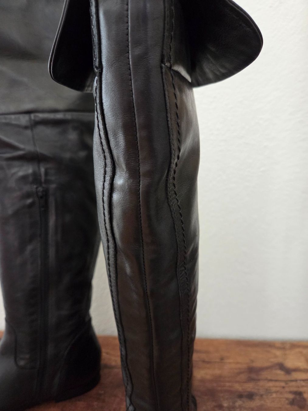 Scarpe da donna: Schwarze Overknee Stiefel, Echtleder, Grösse 39 – Nuovo (secondo la descrizione) da Hittnau venduto da SirKahn 3