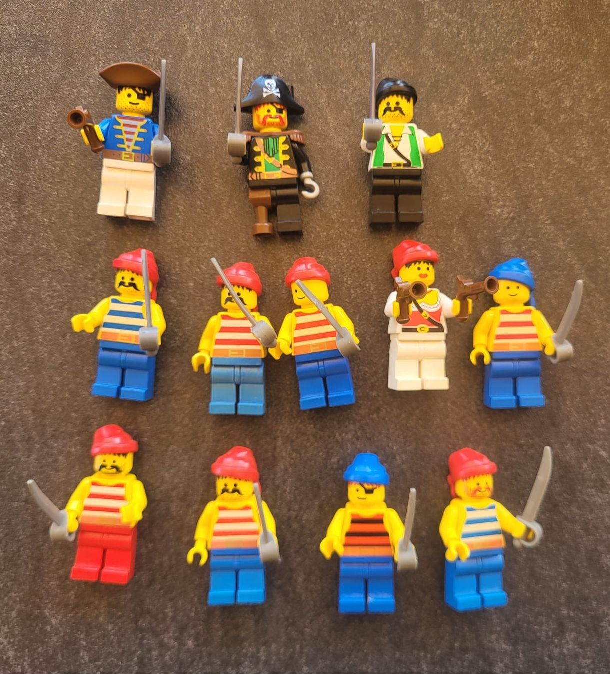 Lego Spielzeuge: 12 gebrauchte Lego Piraten – Gebraucht aus Altstätten SG von Mediad