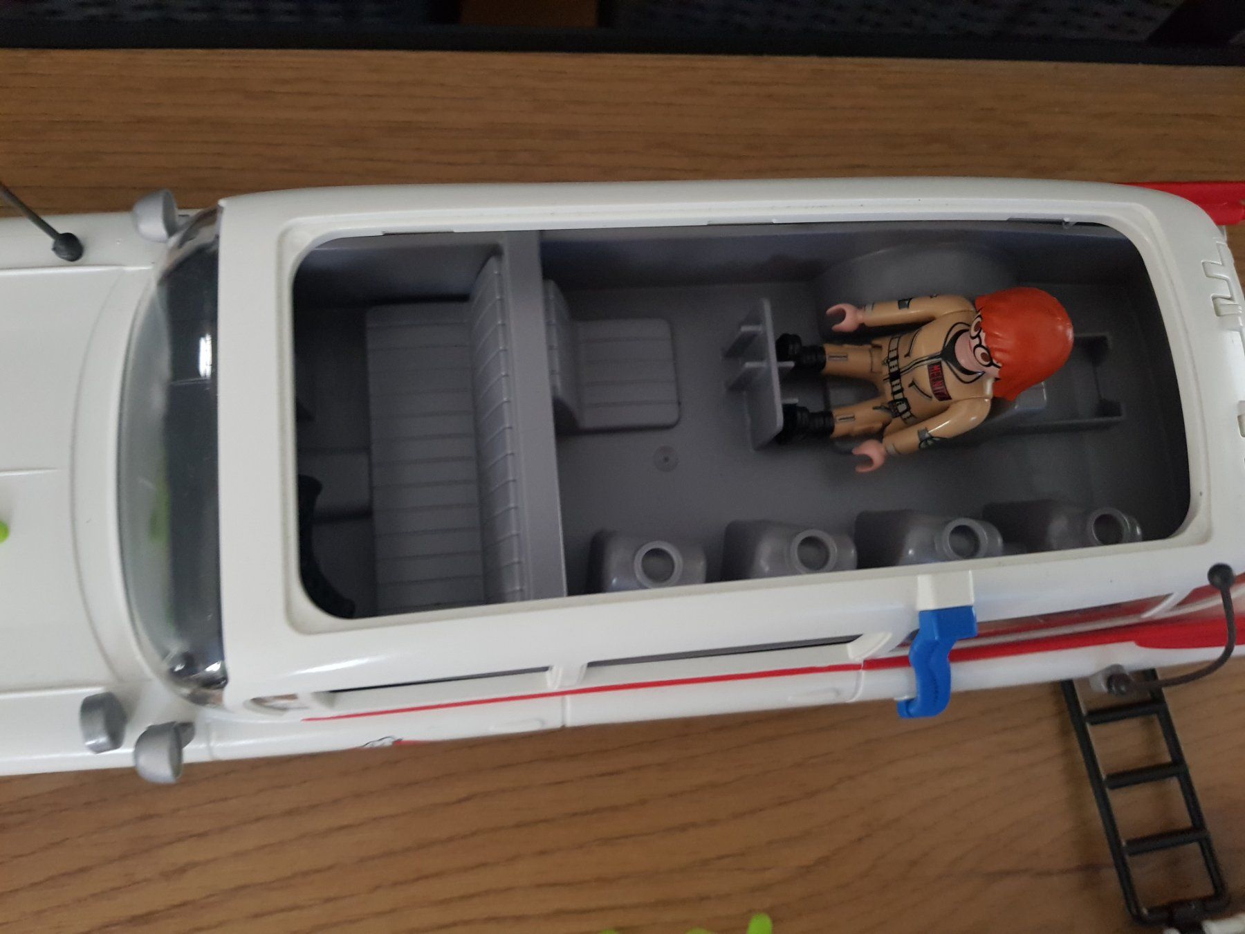 Bücher: Playmobil Ghostbusters Auto Limousine Ecto-1 + Terror Dogs – Gebraucht aus Nürensdorf von  6