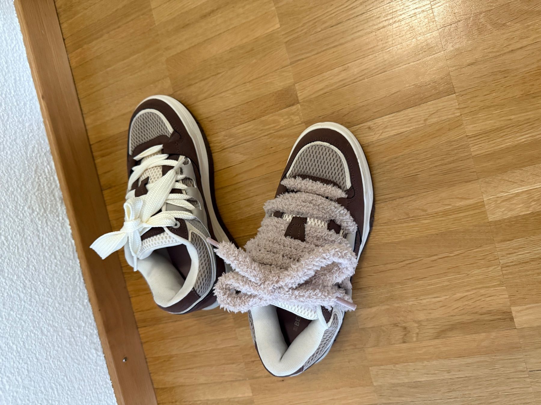 Scarpe da donna: Braune Sneaker, neu, Grösse 38 – Nuovo (secondo la descrizione) da Kloten venduto da ivi_5zpv