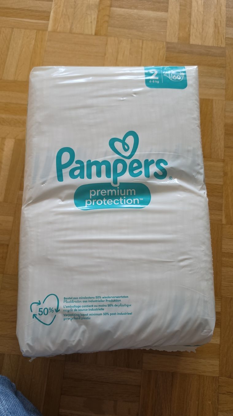 Pampers Bacs à couches & couches: Pampers T.2  – Neuf avec emballage d'origine à St-Imier par Meel_13