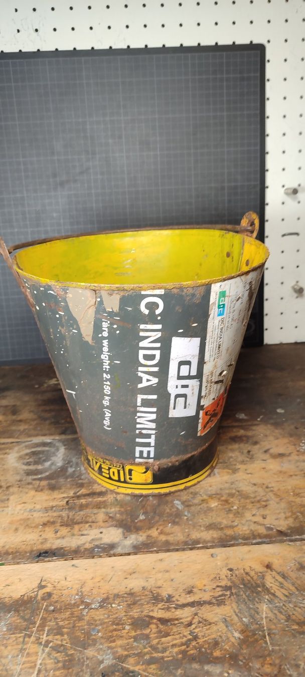 Altro per la casa:  Wunderschöne upcycling Eimer Nr 5 – Usato da Gelterkinden venduto da MYSTOREFORYOU4460