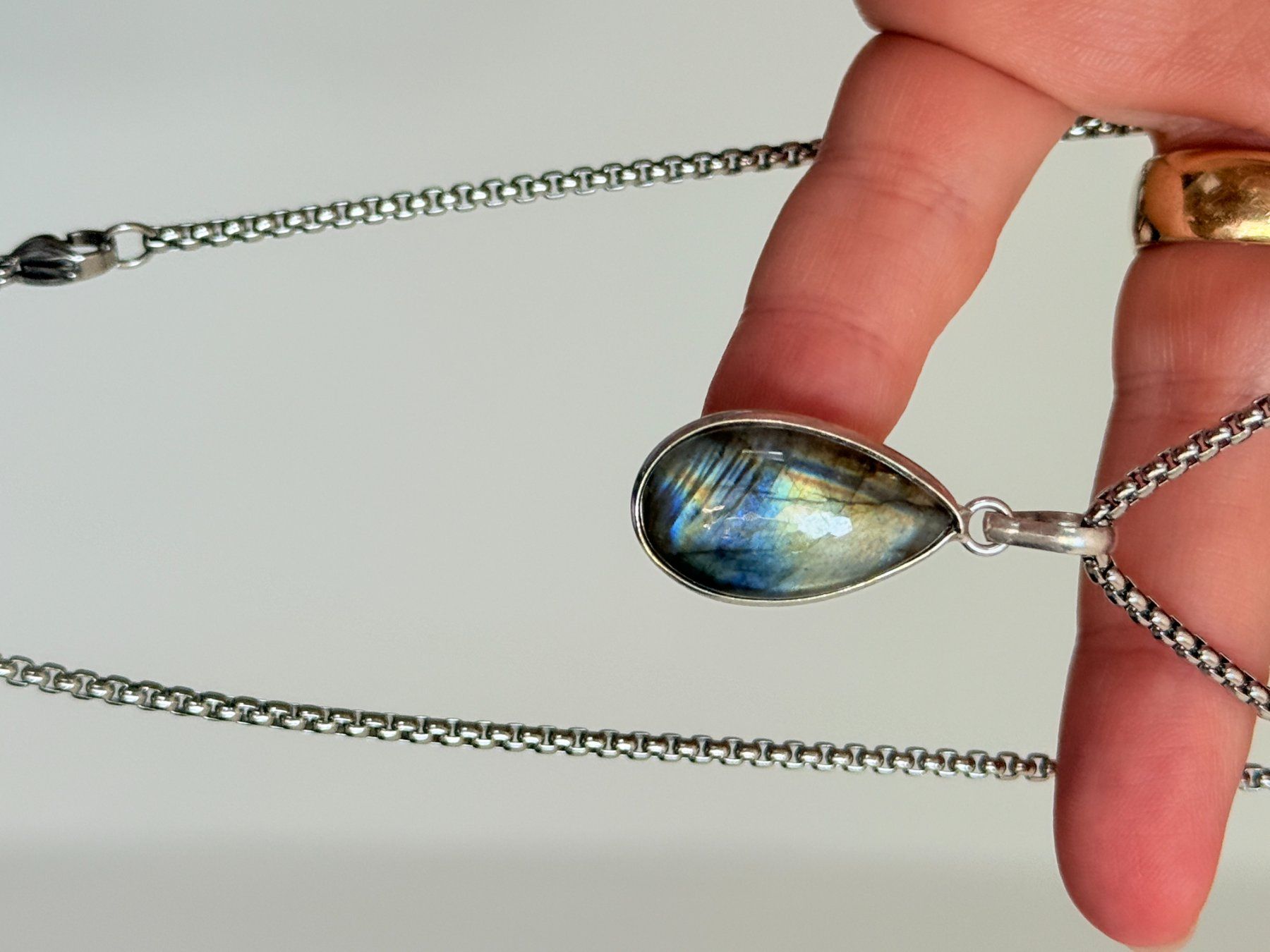 Catenine: Fashionable labradorite necklace – Nuovo e nell'imballaggio originale da Genève venduto da AGBERG 3
