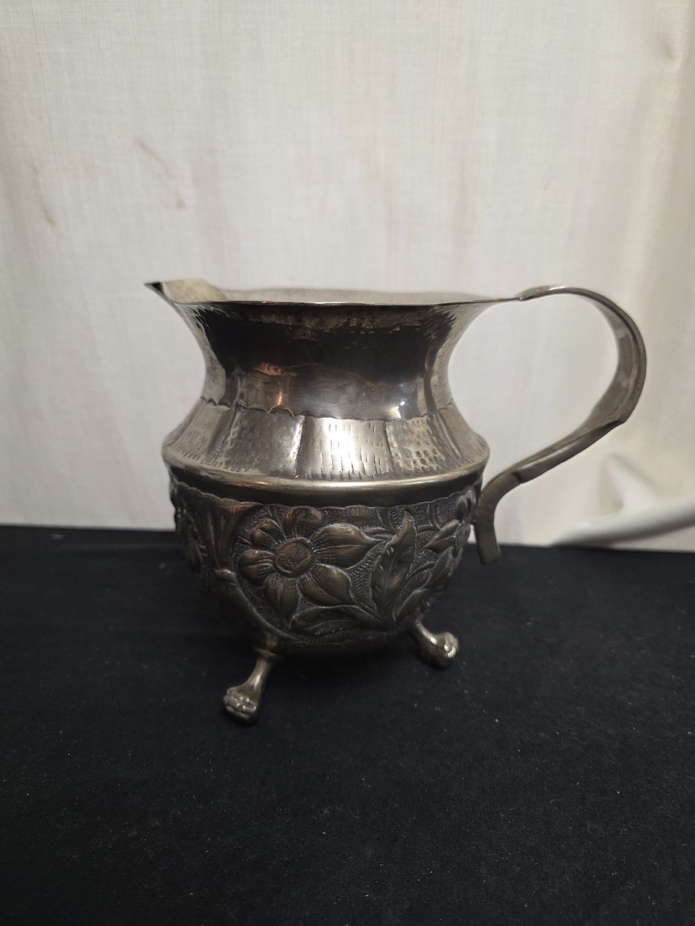 Casseroles: Krug mit Blumenmuster versilbert H 17cm Deko gebraucht – D'occasion à Wolfertswil par Antiko 3