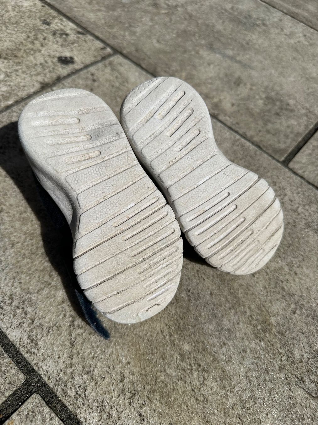 Schuhe für Jungen: Baby Sneaker, Gr. 22 – Gebraucht aus Seuzach von Leli.91 1