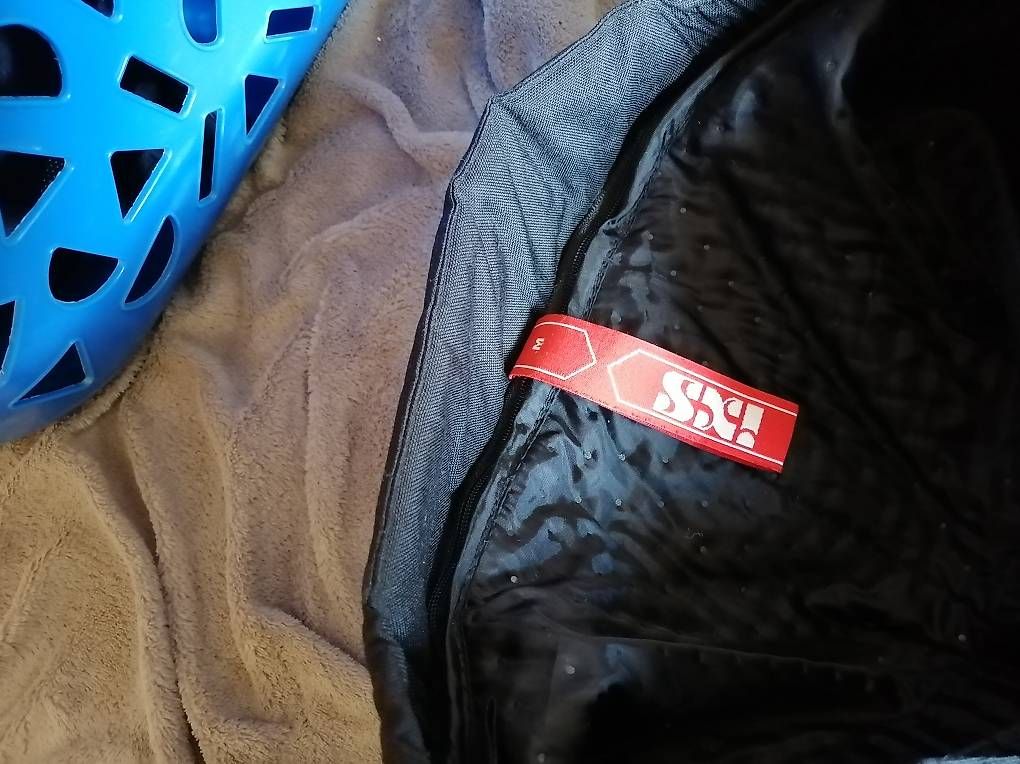 Completi, tute sportive e funzionali: Motorradbekleidung  IXS – Usato da Ostermundigen venduto da deb1deb1 2