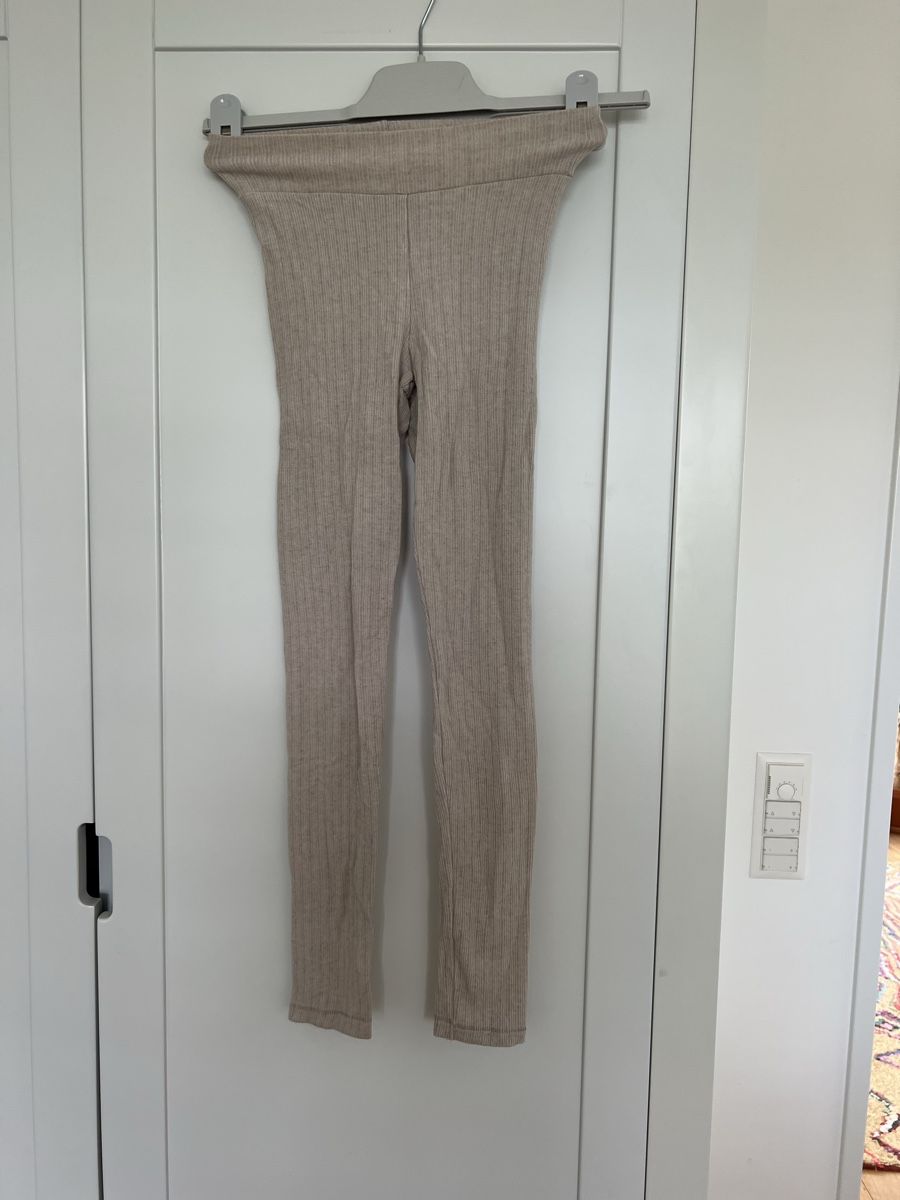 Calzedonia Collant & Leggings: Calzedonia Leggings Rippstrick beige – Usato da Erlenbach venduto da paulina.rad 1