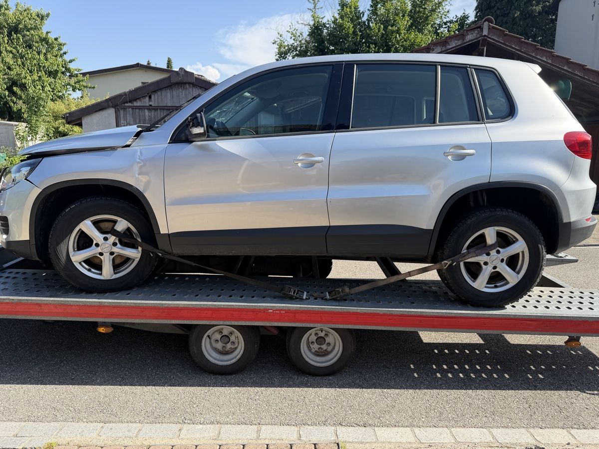 VW Tutti pezzi di ricambio auto: Vw Tiguan Teile Schlachten  – Usato da Geiss venduto da luk_cnw8 4