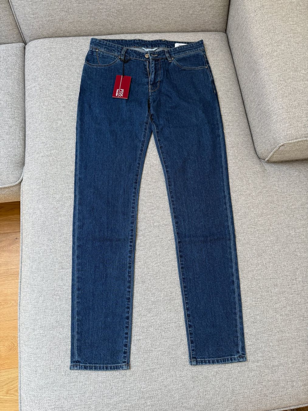 Jeans: Neue, stylische Jeans, Grösse 30, PT05 – Nuovo e nell'imballaggio originale da Biel-Benken BL venduto da Aplus0