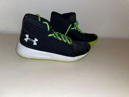 Sneaker, Under Armour Mid Torch Basketball Shoes Gr.40